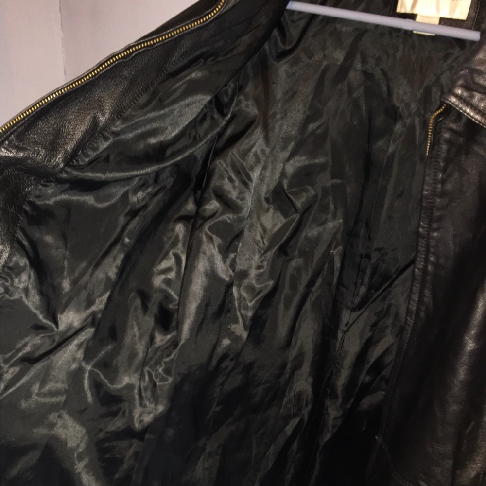 Leather jacket - Picture 3 of 3